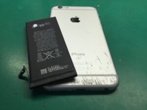 iPhone修理　草加　バッテリー交換　即日修理